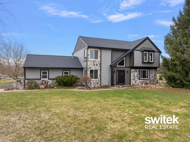 9750 Meadow Valley SE, Caledonia, MI 49316