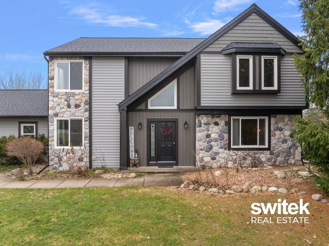 9750 Meadow Valley SE, Caledonia, MI 49316