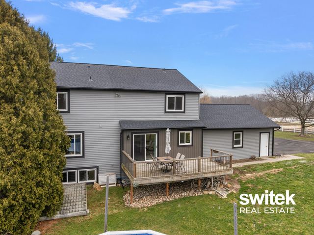 9750 Meadow Valley SE, Caledonia, MI 49316