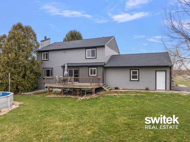 9750 Meadow Valley SE, Caledonia, MI 49316