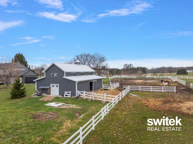 9750 Meadow Valley SE, Caledonia, MI 49316