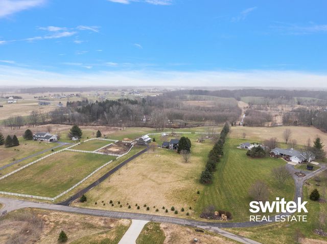 9750 Meadow Valley SE, Caledonia, MI 49316