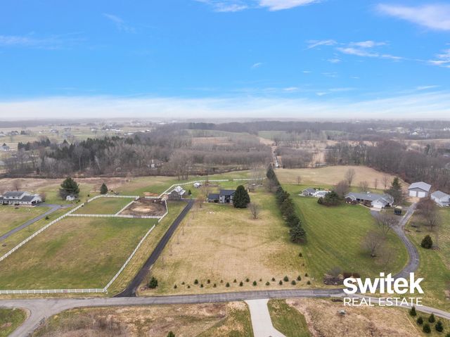 9750 Meadow Valley SE, Caledonia, MI 49316