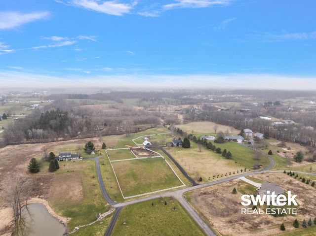 9750 Meadow Valley SE, Caledonia, MI 49316