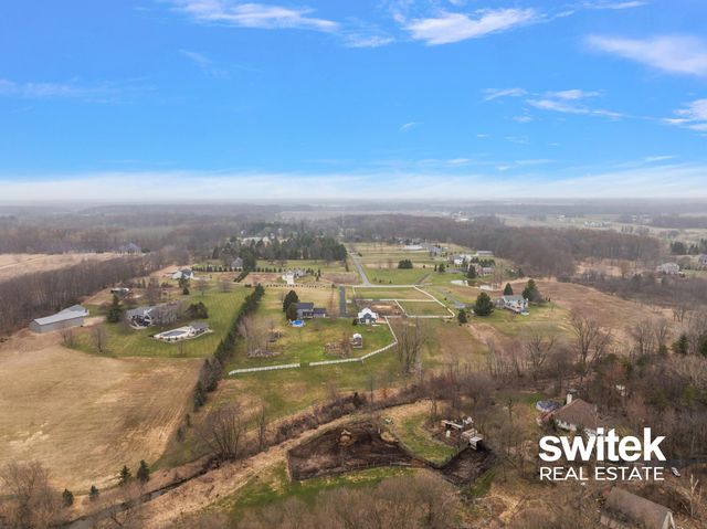 9750 Meadow Valley SE, Caledonia, MI 49316