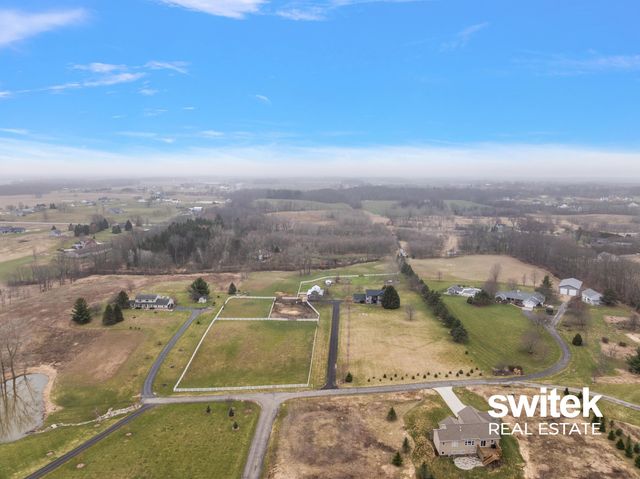 9750 Meadow Valley SE, Caledonia, MI 49316