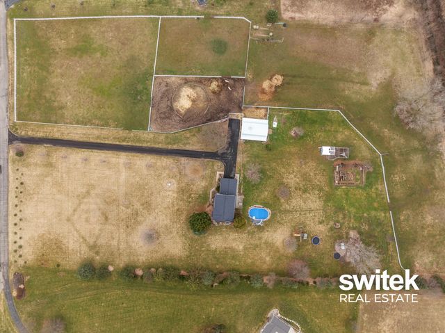 9750 Meadow Valley SE, Caledonia, MI 49316