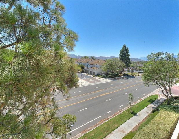 1023 Vista Del Cerro 302, Corona, CA 92879