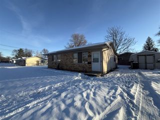 3725 Alpine Drive, Lansing, MI 48911