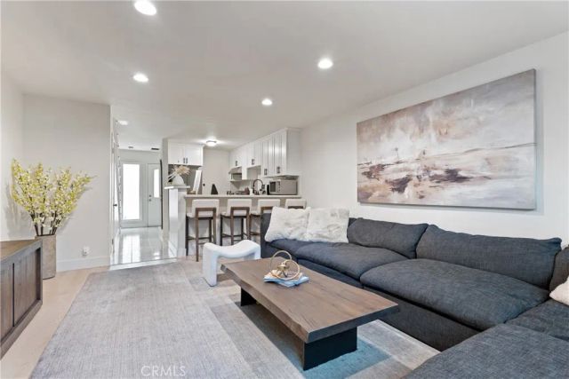 4427 Camero Avenue 4, Los Angeles, CA 90027