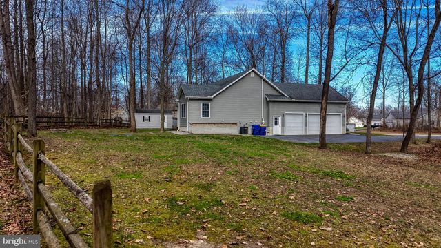 202 E BUCK POINT RD, Clayton, DE 19938