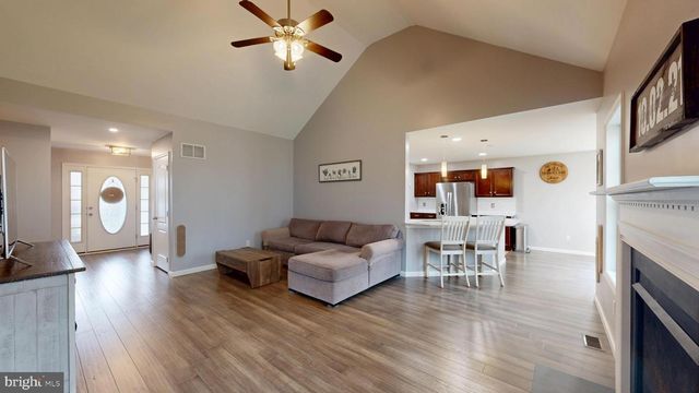 202 E BUCK POINT RD, Clayton, DE 19938