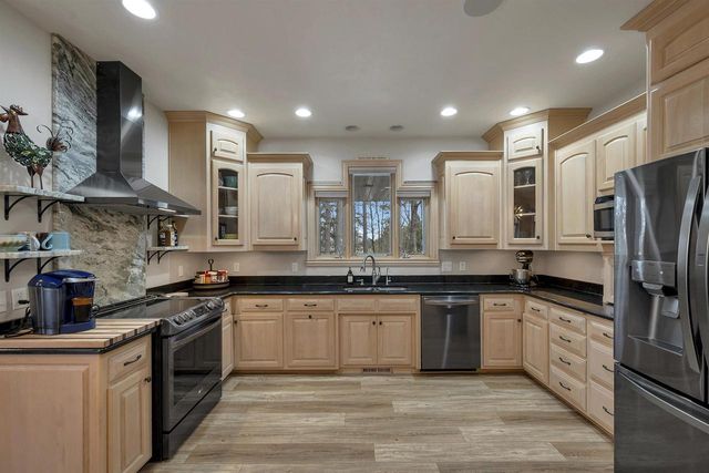 3877 SANDHILL DRIVE, Pulaski, WI 54162