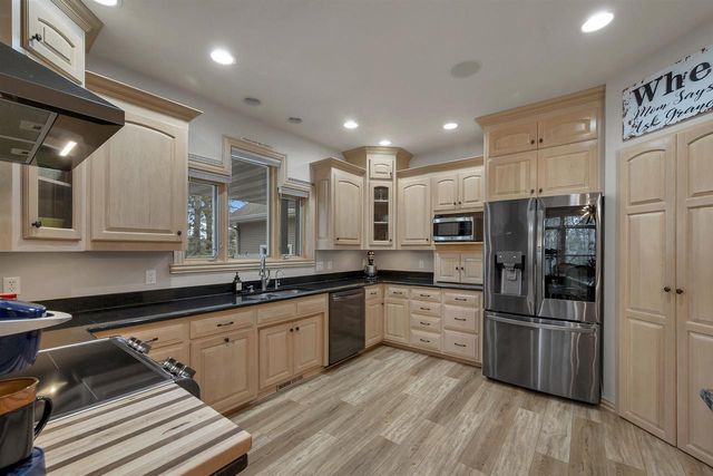 3877 SANDHILL DRIVE, Pulaski, WI 54162