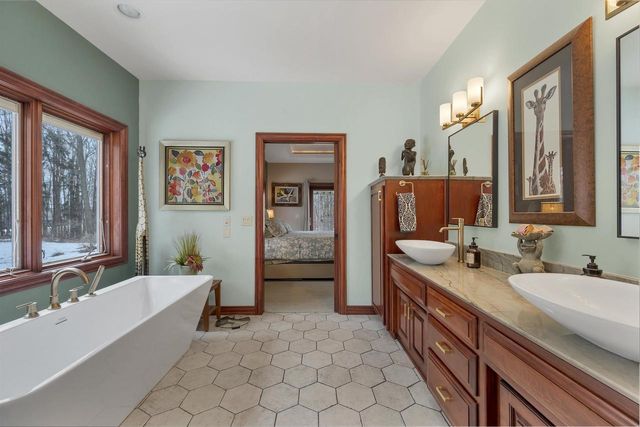 3877 SANDHILL DRIVE, Pulaski, WI 54162