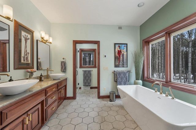 3877 SANDHILL DRIVE, Pulaski, WI 54162