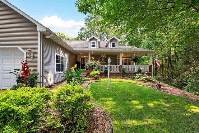 3877 SANDHILL DRIVE, Pulaski, WI 54162