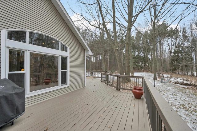 3877 SANDHILL DRIVE, Pulaski, WI 54162