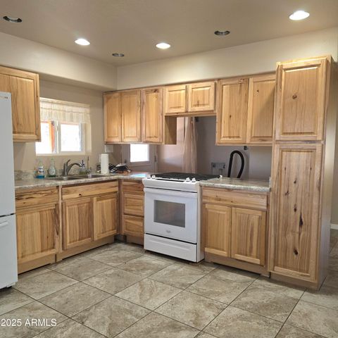 184 E HILLTOP Drive, Young, AZ 85554