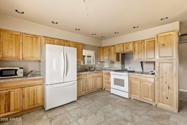 184 E HILLTOP Drive, Young, AZ 85554