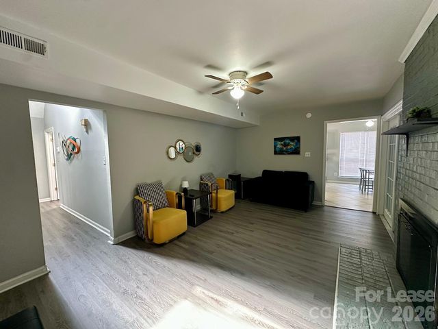 9501 Pondside Lane, Charlotte, NC 28213
