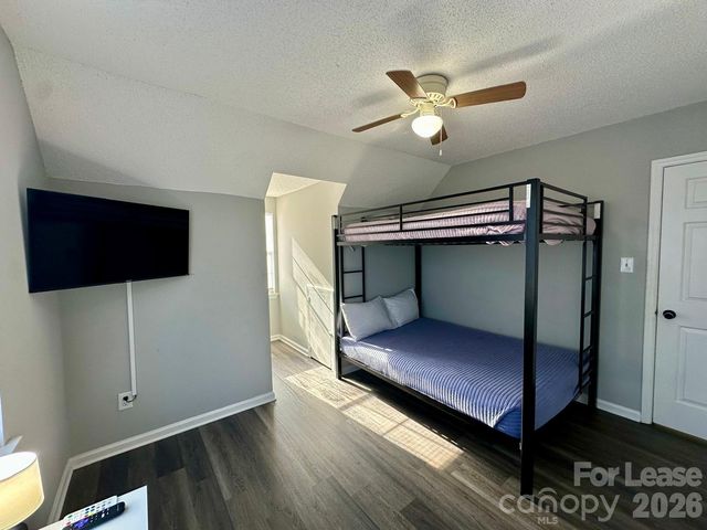 9501 Pondside Lane, Charlotte, NC 28213
