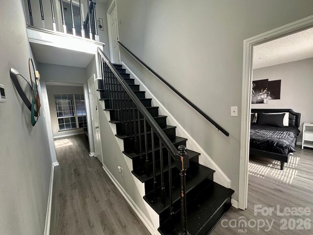 9501 Pondside Lane, Charlotte, NC 28213