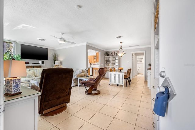 615 10TH AVENUE NE 1, St Petersburg, FL 33701