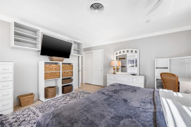 615 10TH AVENUE NE 1, St Petersburg, FL 33701