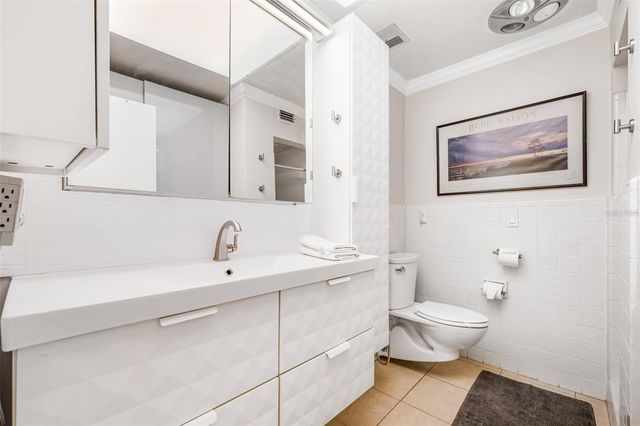 615 10TH AVENUE NE 1, St Petersburg, FL 33701