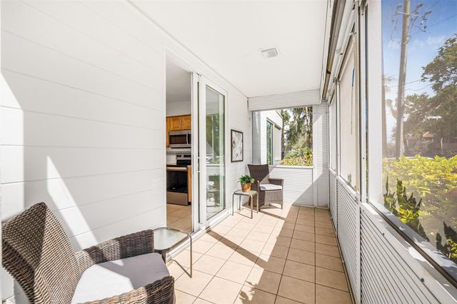 615 10TH AVENUE NE 1, St Petersburg, FL 33701