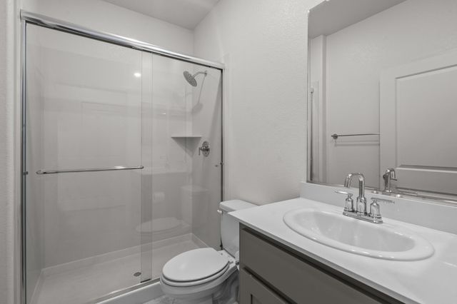 3394 Discovery Dr, Folsom, CA 95630
