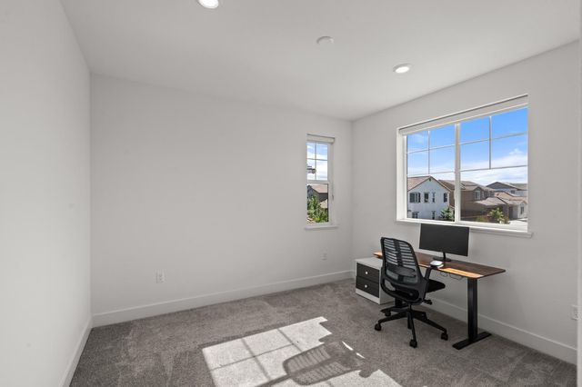 3394 Discovery Dr, Folsom, CA 95630