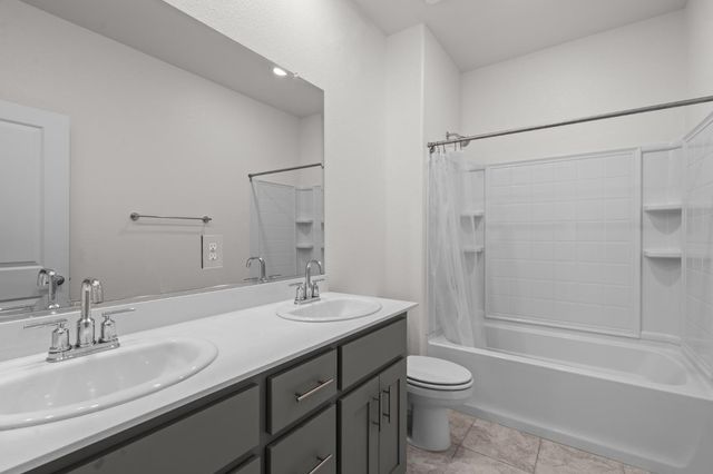 3394 Discovery Dr, Folsom, CA 95630