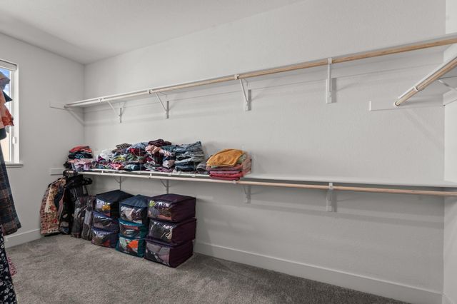 3394 Discovery Dr, Folsom, CA 95630