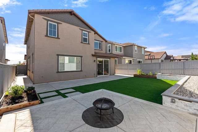 3394 Discovery Dr, Folsom, CA 95630
