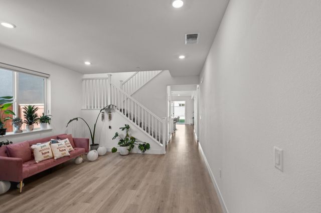 3394 Discovery Dr, Folsom, CA 95630