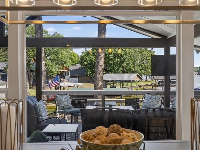 1805 Oak Shore Drive, Tool, TX 75143