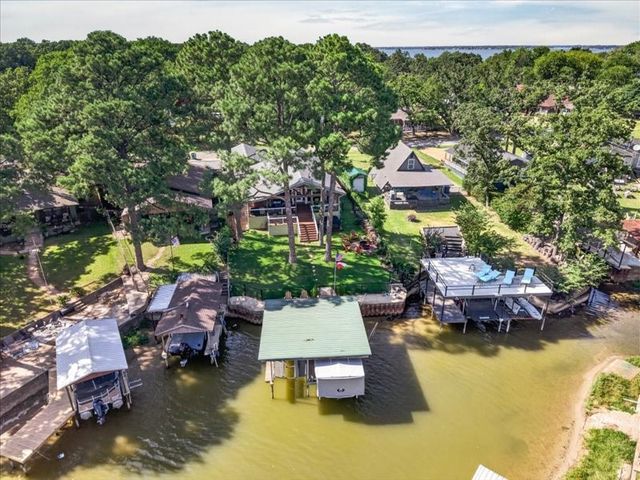 1805 Oak Shore Drive, Tool, TX 75143