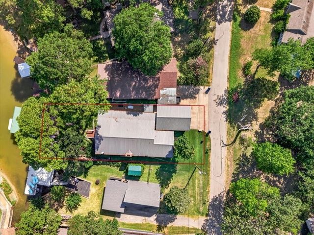 1805 Oak Shore Drive, Tool, TX 75143