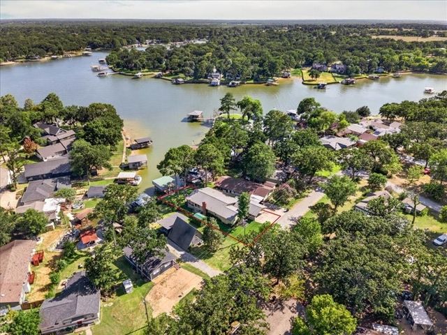 1805 Oak Shore Drive, Tool, TX 75143