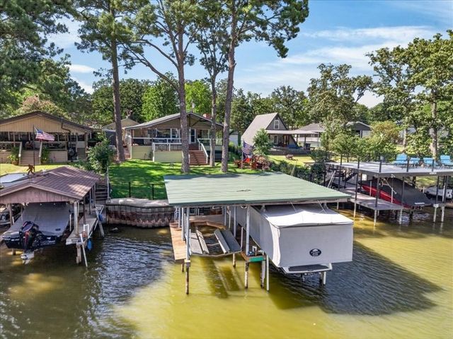 1805 Oak Shore Drive, Tool, TX 75143