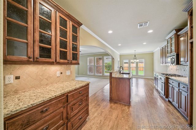 18610 E 42nd Place, Tulsa, OK 74134