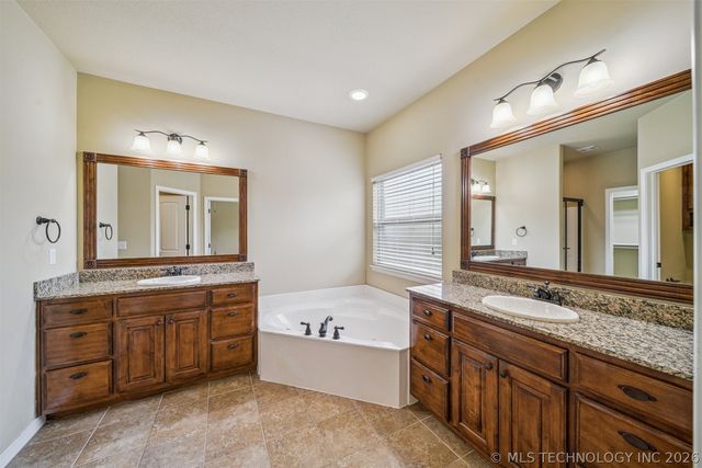 18610 E 42nd Place, Tulsa, OK 74134