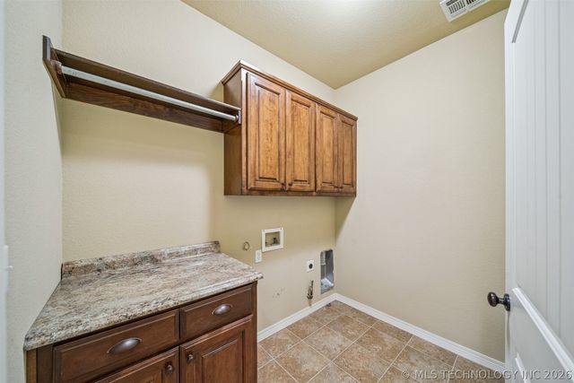 18610 E 42nd Place, Tulsa, OK 74134