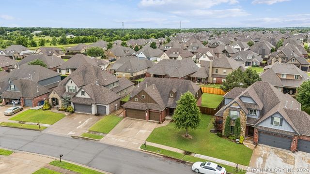 18610 E 42nd Place, Tulsa, OK 74134