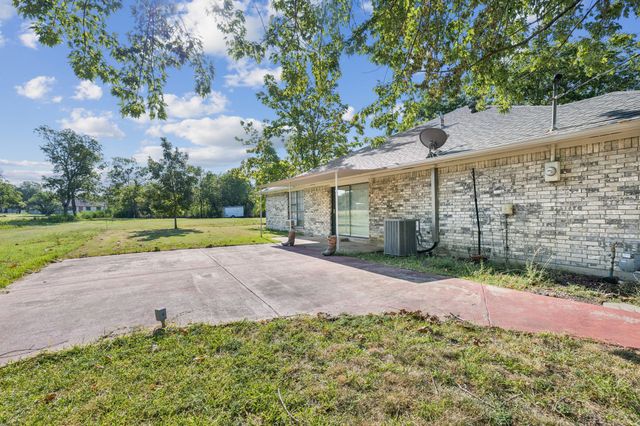 110 Lee Street, Farmersville, TX 75442