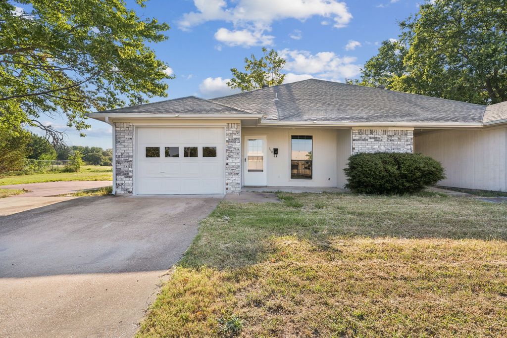 110 Lee Street, Farmersville, TX 75442