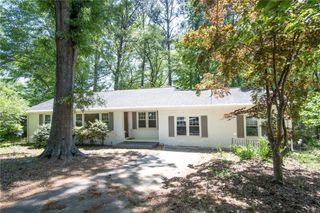 202 Shawnee SE Trail, Marietta, GA 30067