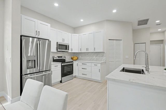 7832 Rockford Road, Boynton Beach, FL 33472